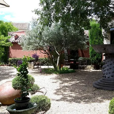 Guest house La Mazade De Mamert Saint-Mamert-du-Gard