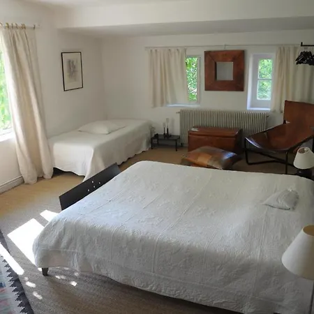 La Mazade De Mamert Guest house Saint-Mamert-du-Gard